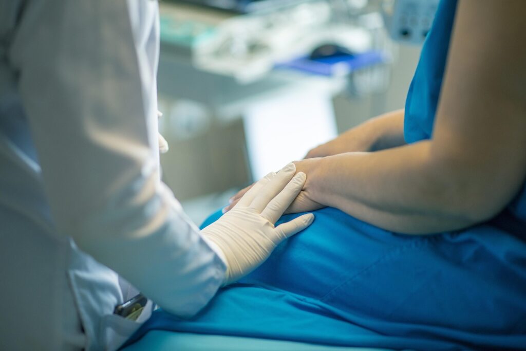 40代の尿もれで病院はどこが評判？口コミを参考に解決策を探る！