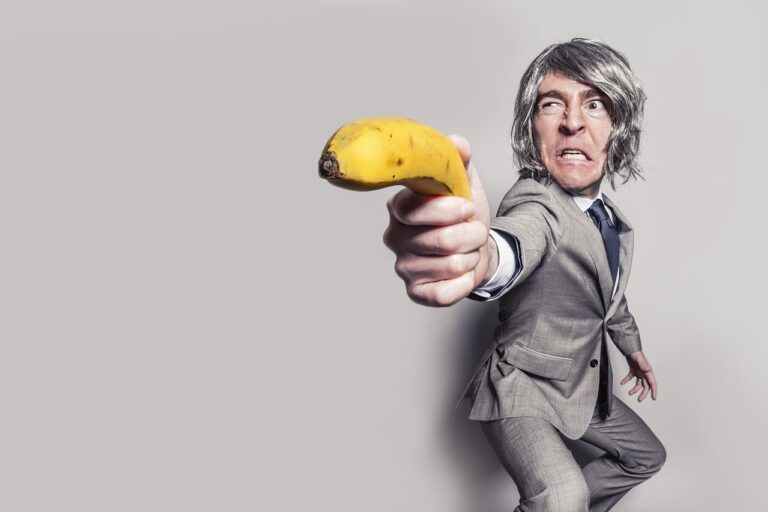 尿もれの体験談と口コミを徹底調査！あなたに合った解決策は？
